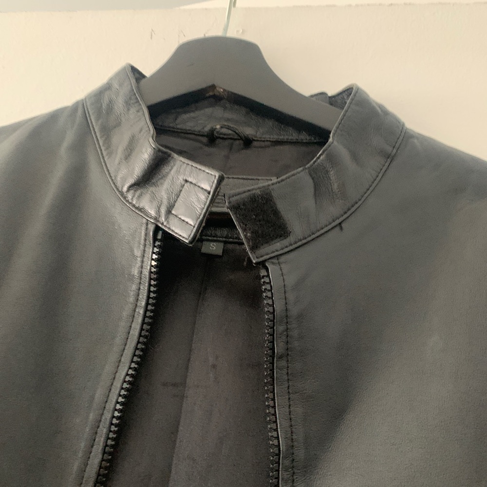 Leather jacket - Picture 2 of 12